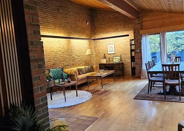 Private Room - 2 In A Luxury Villa Chalet Style